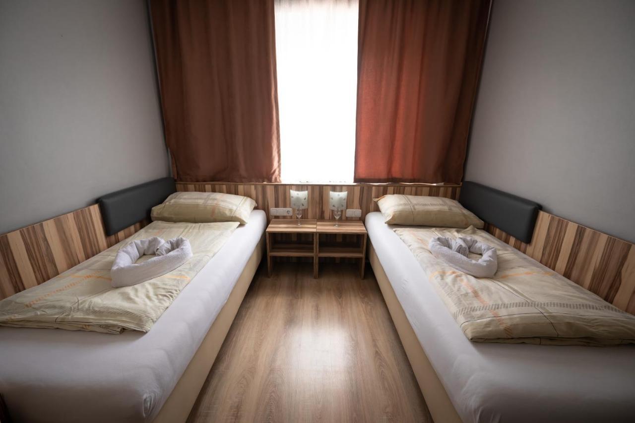 Hotel Am Limes Enns Ngoại thất bức ảnh
