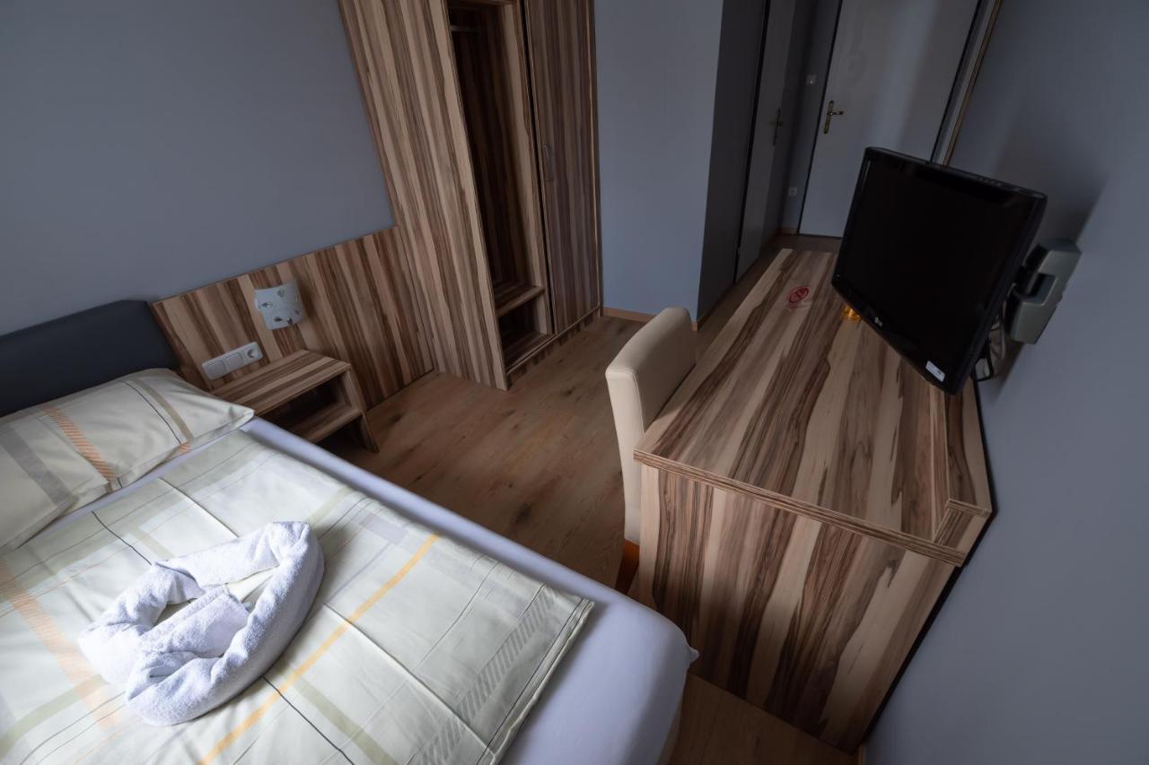 Hotel Am Limes Enns Ngoại thất bức ảnh