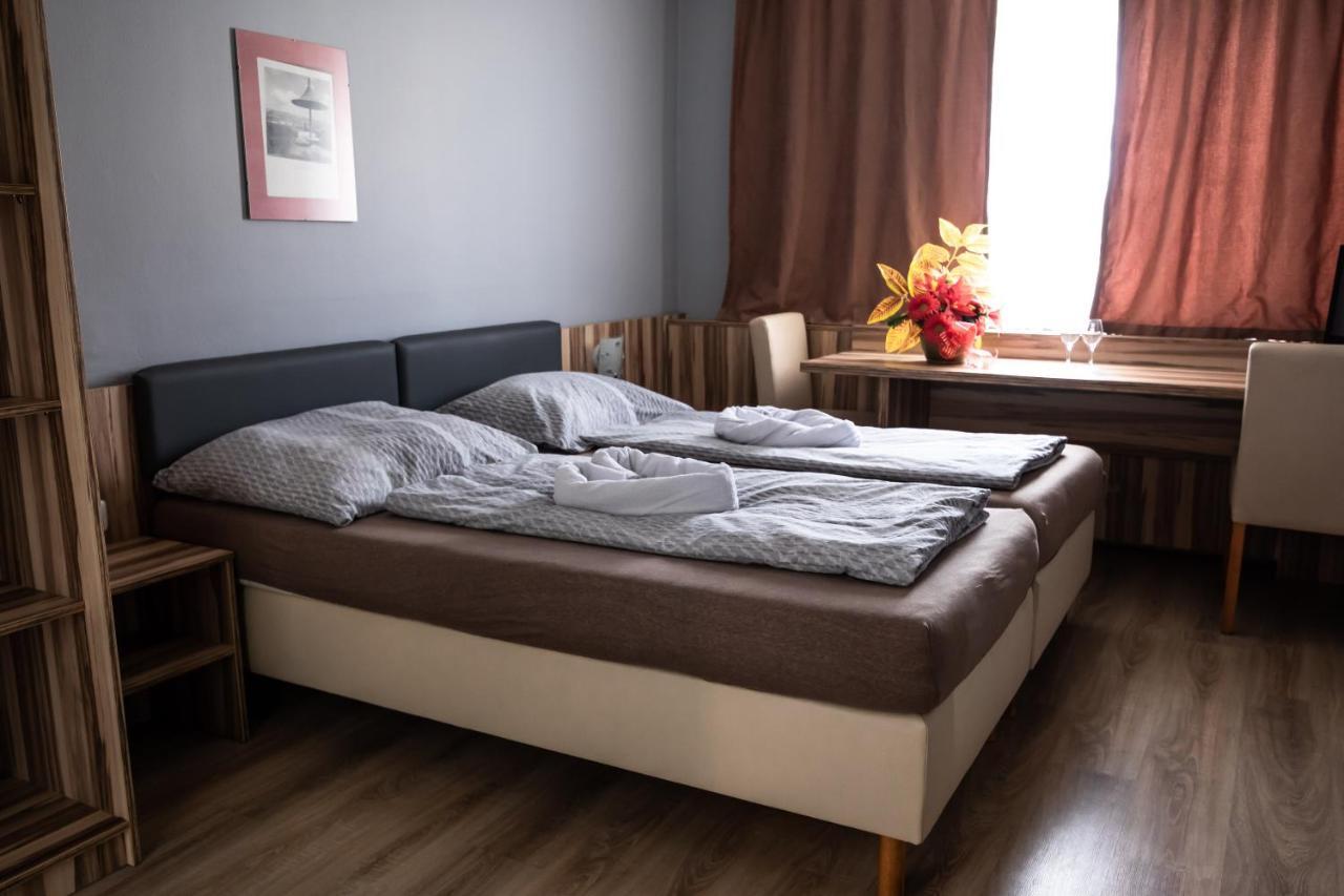 Hotel Am Limes Enns Ngoại thất bức ảnh